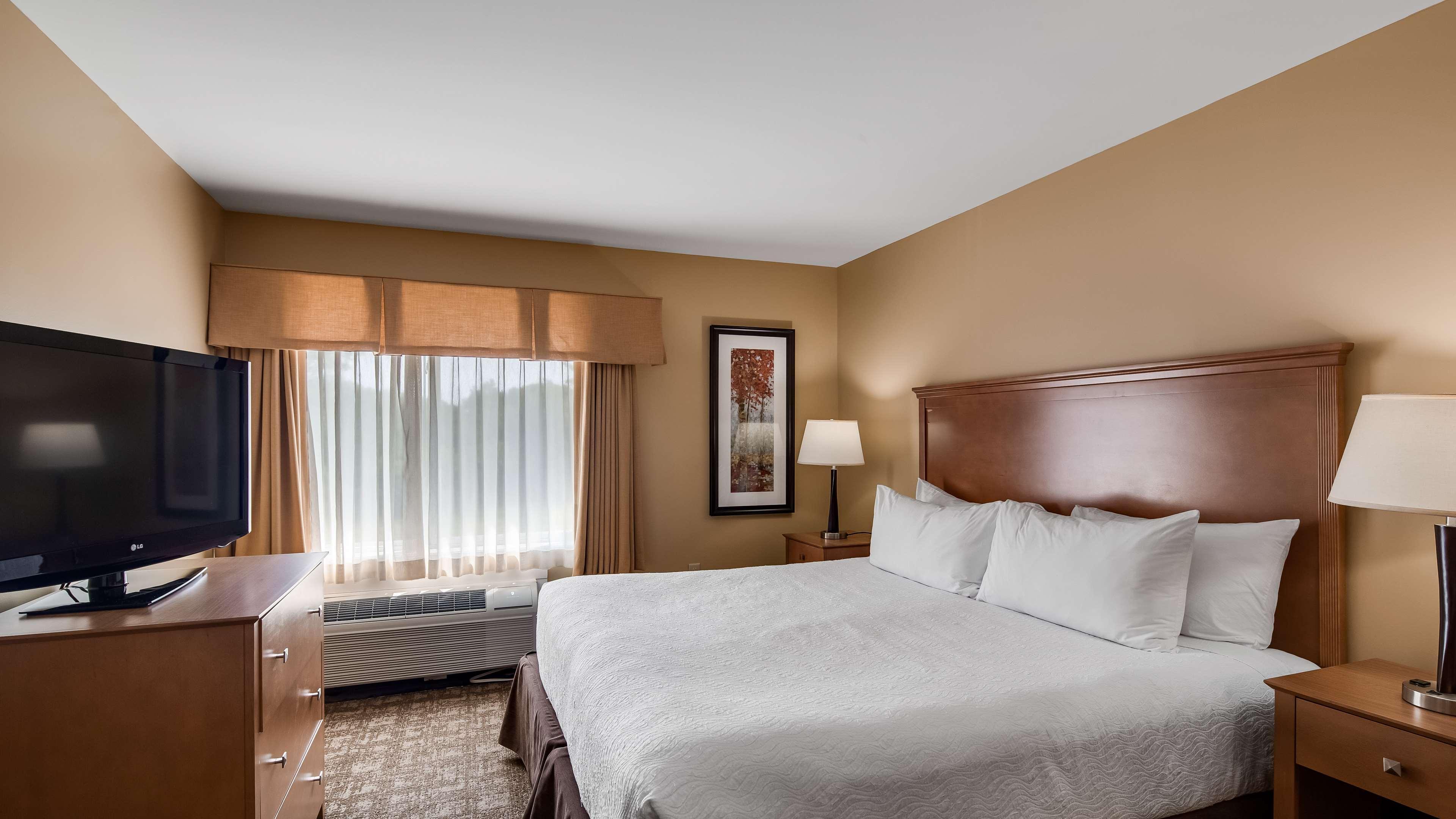 Best Western Plus Windjammer Inn & Conference Center Burlington Bagian luar foto