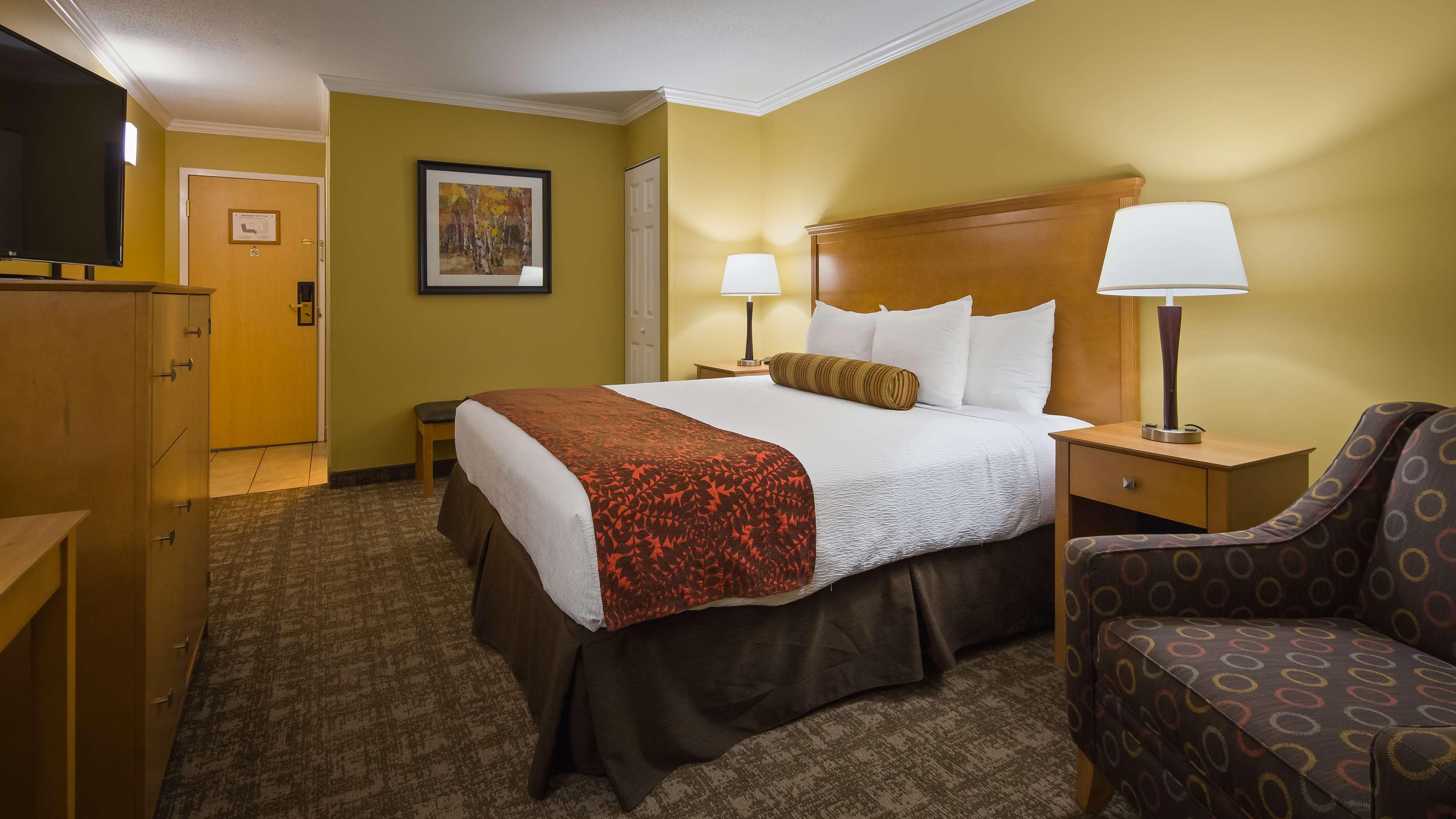 Best Western Plus Windjammer Inn & Conference Center Burlington Bagian luar foto