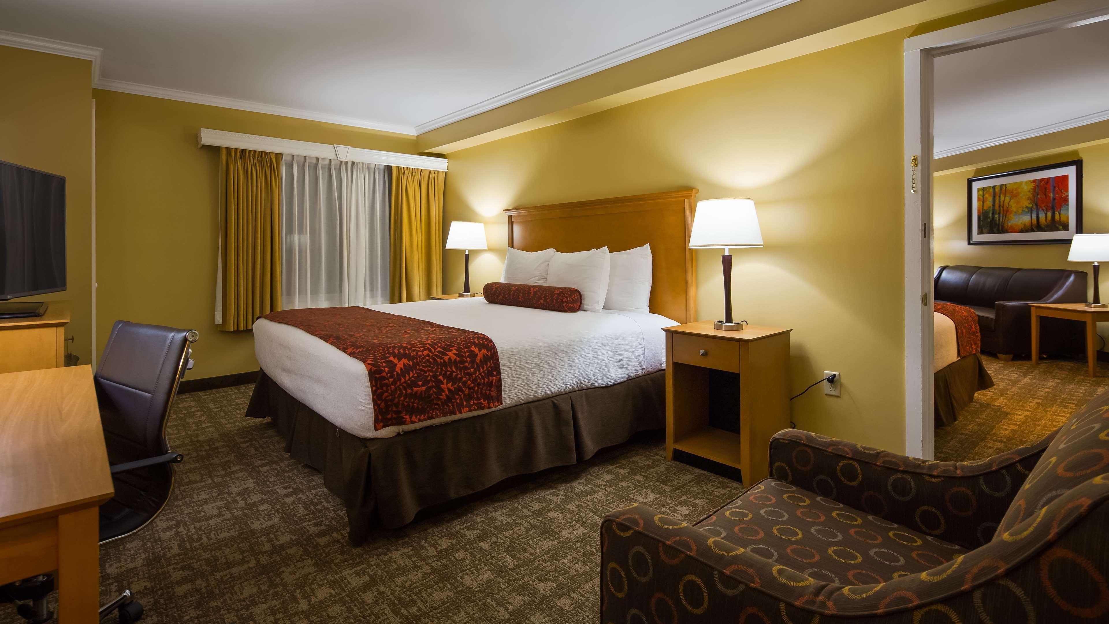 Best Western Plus Windjammer Inn & Conference Center Burlington Bagian luar foto