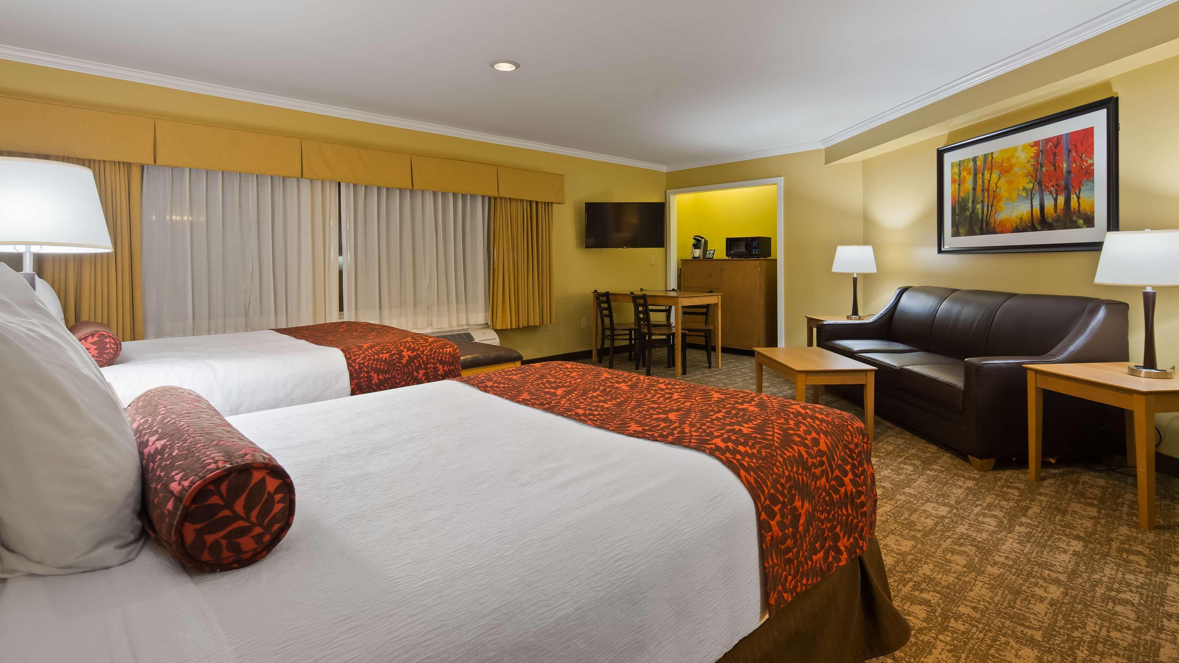 Best Western Plus Windjammer Inn & Conference Center Burlington Bagian luar foto