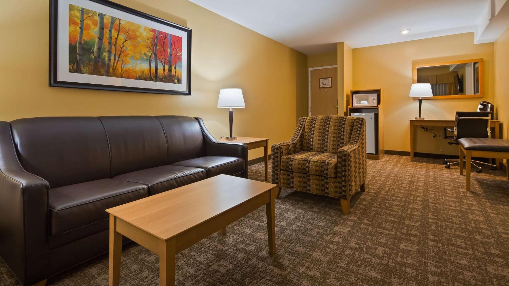 Best Western Plus Windjammer Inn & Conference Center Burlington Bagian luar foto