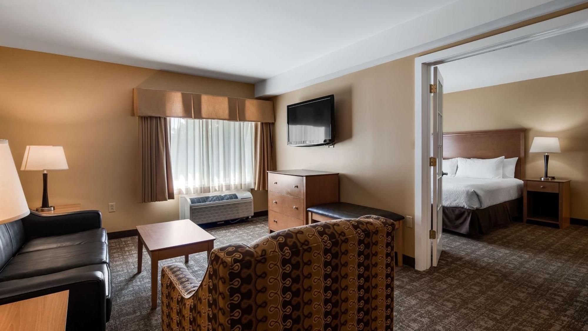 Best Western Plus Windjammer Inn & Conference Center Burlington Bagian luar foto