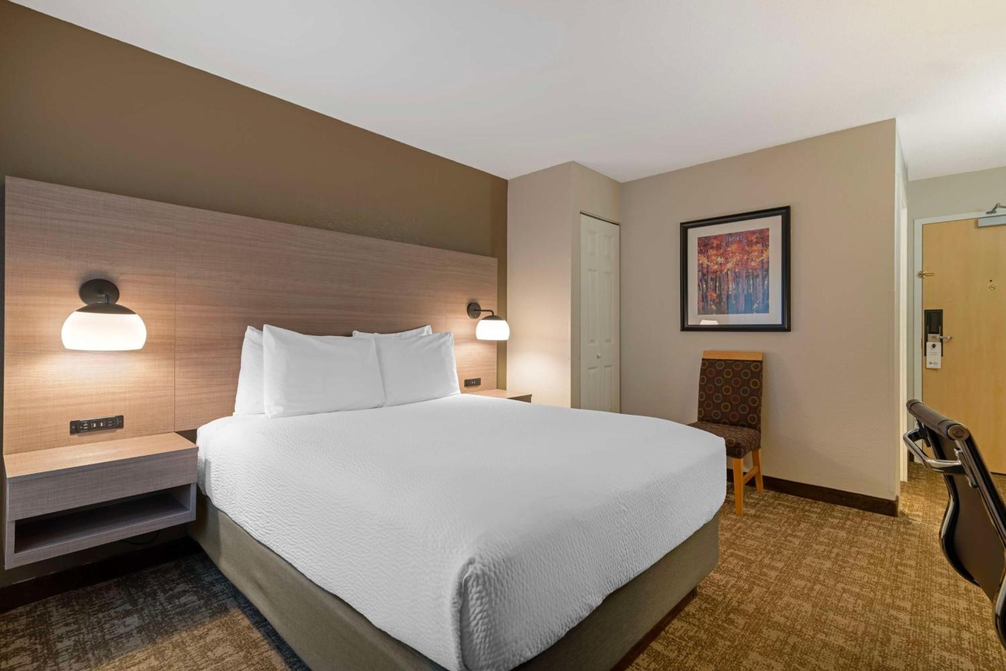 Best Western Plus Windjammer Inn & Conference Center Burlington Bagian luar foto