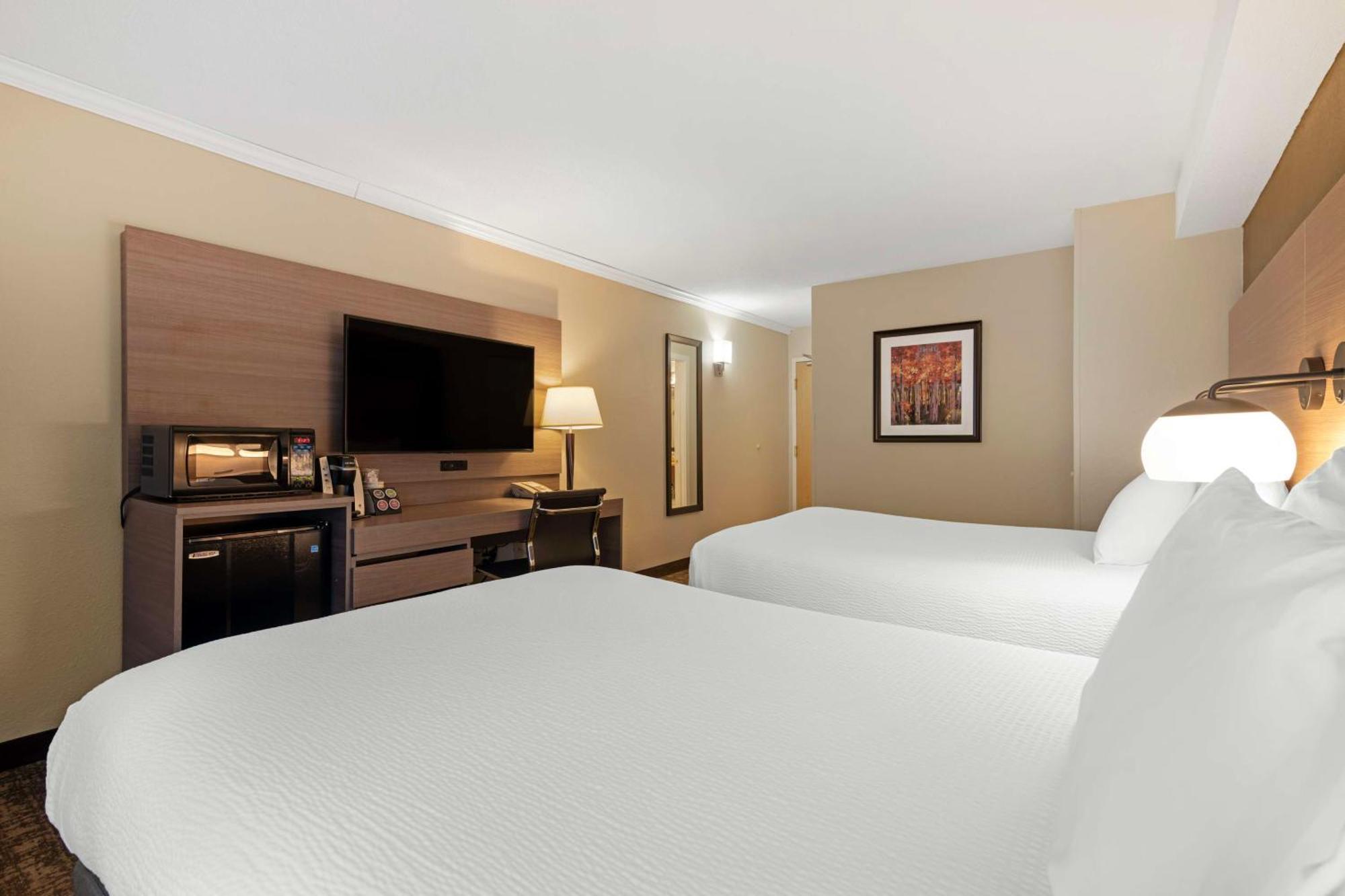 Best Western Plus Windjammer Inn & Conference Center Burlington Bagian luar foto