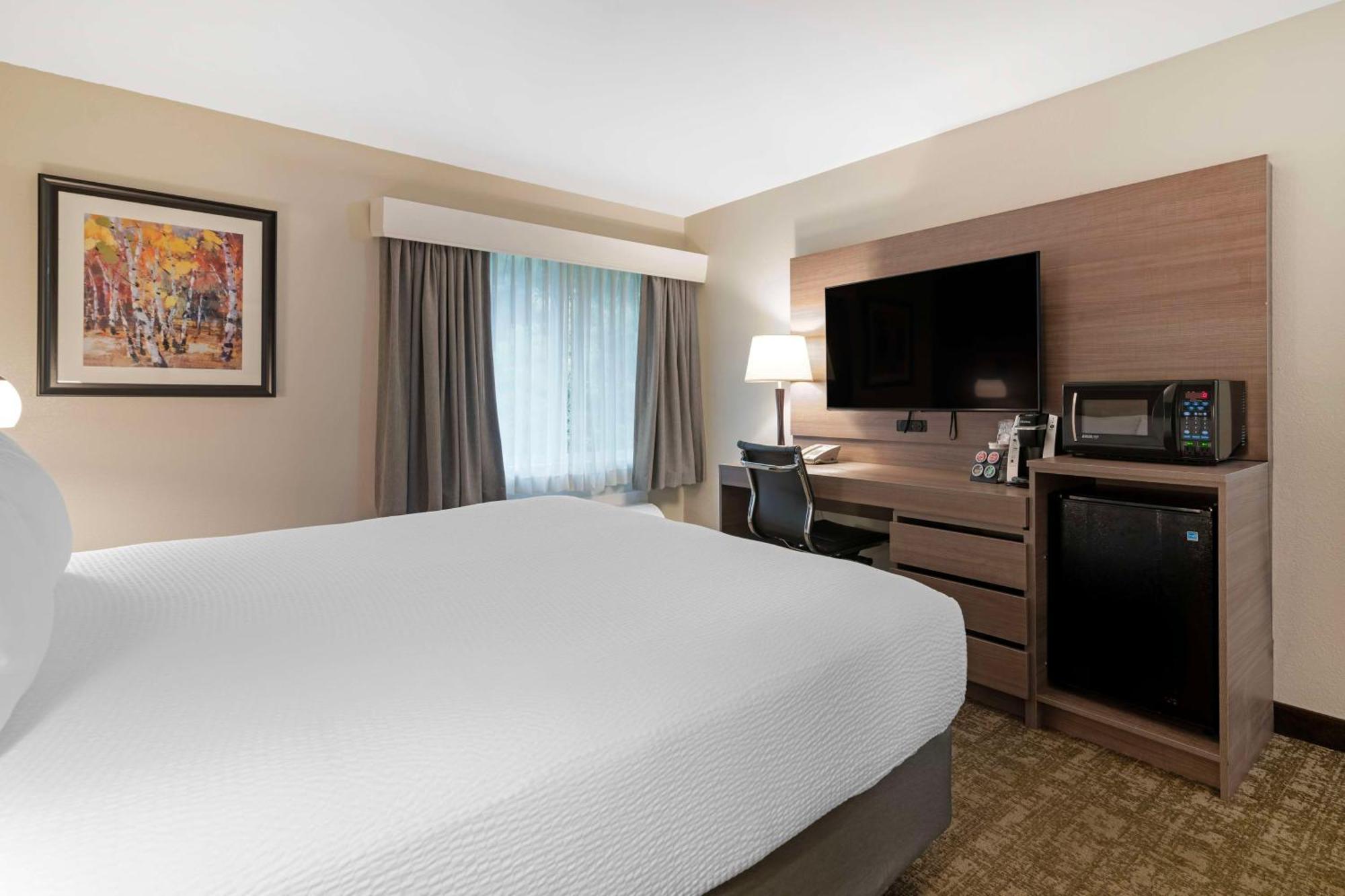 Best Western Plus Windjammer Inn & Conference Center Burlington Bagian luar foto