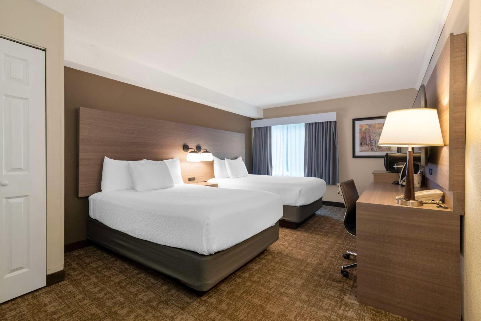 Best Western Plus Windjammer Inn & Conference Center Burlington Bagian luar foto