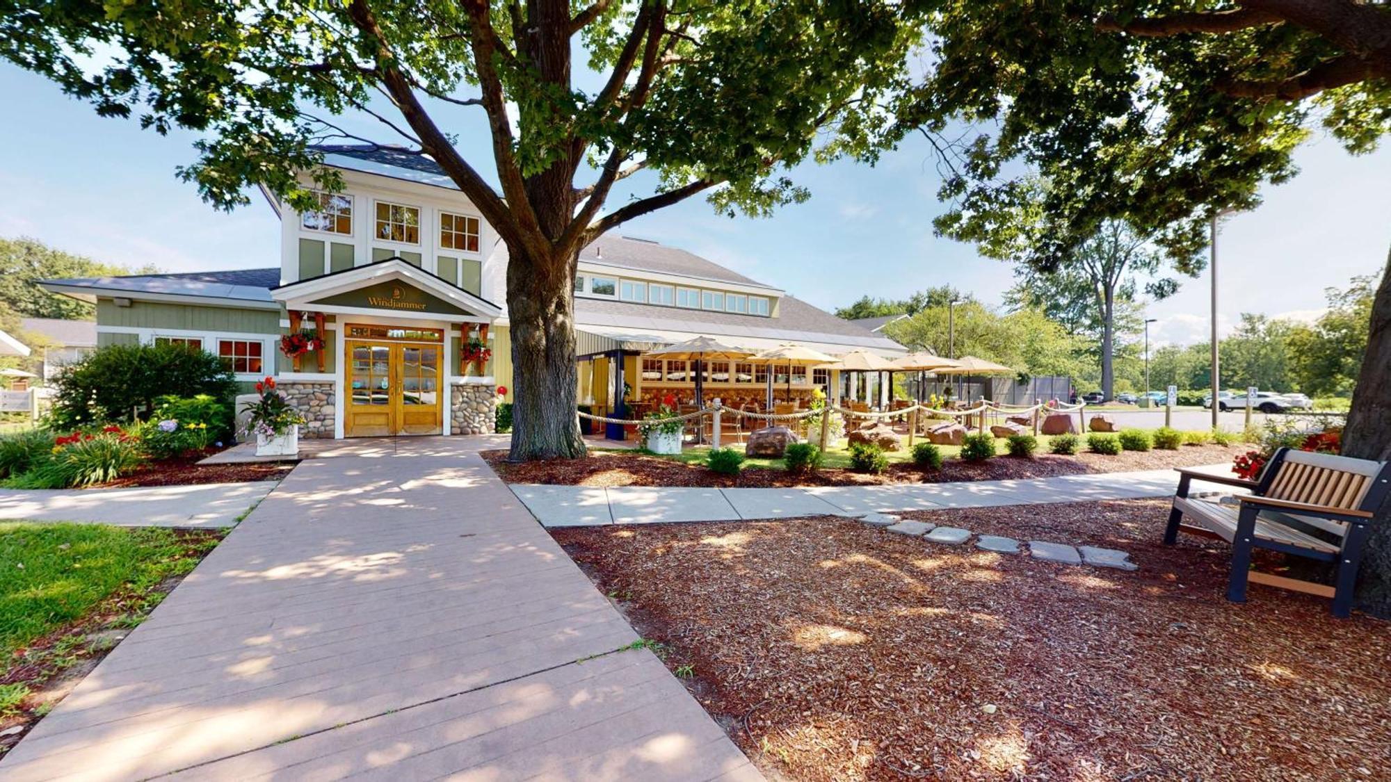 Best Western Plus Windjammer Inn & Conference Center Burlington Bagian luar foto