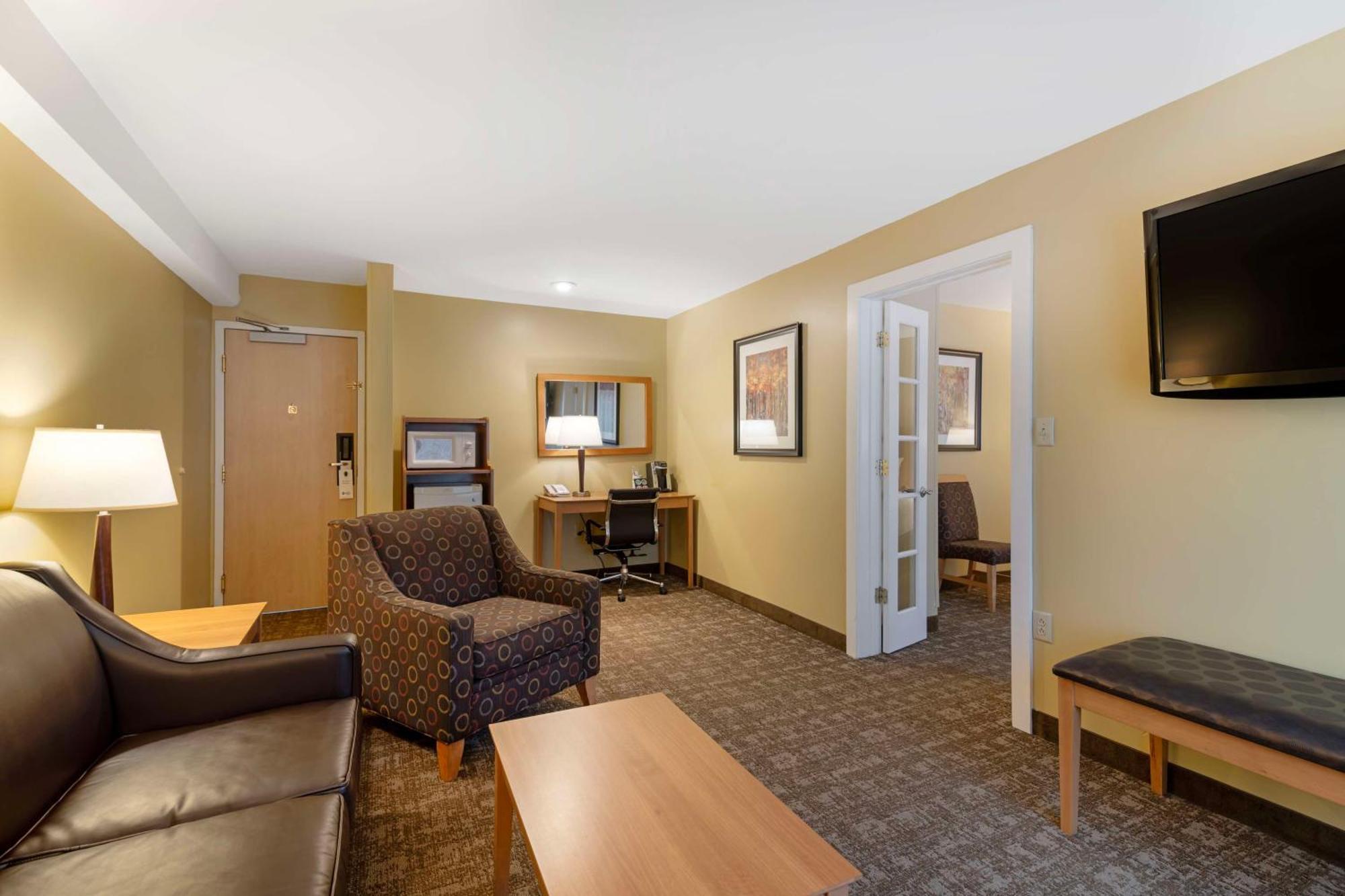 Best Western Plus Windjammer Inn & Conference Center Burlington Bagian luar foto