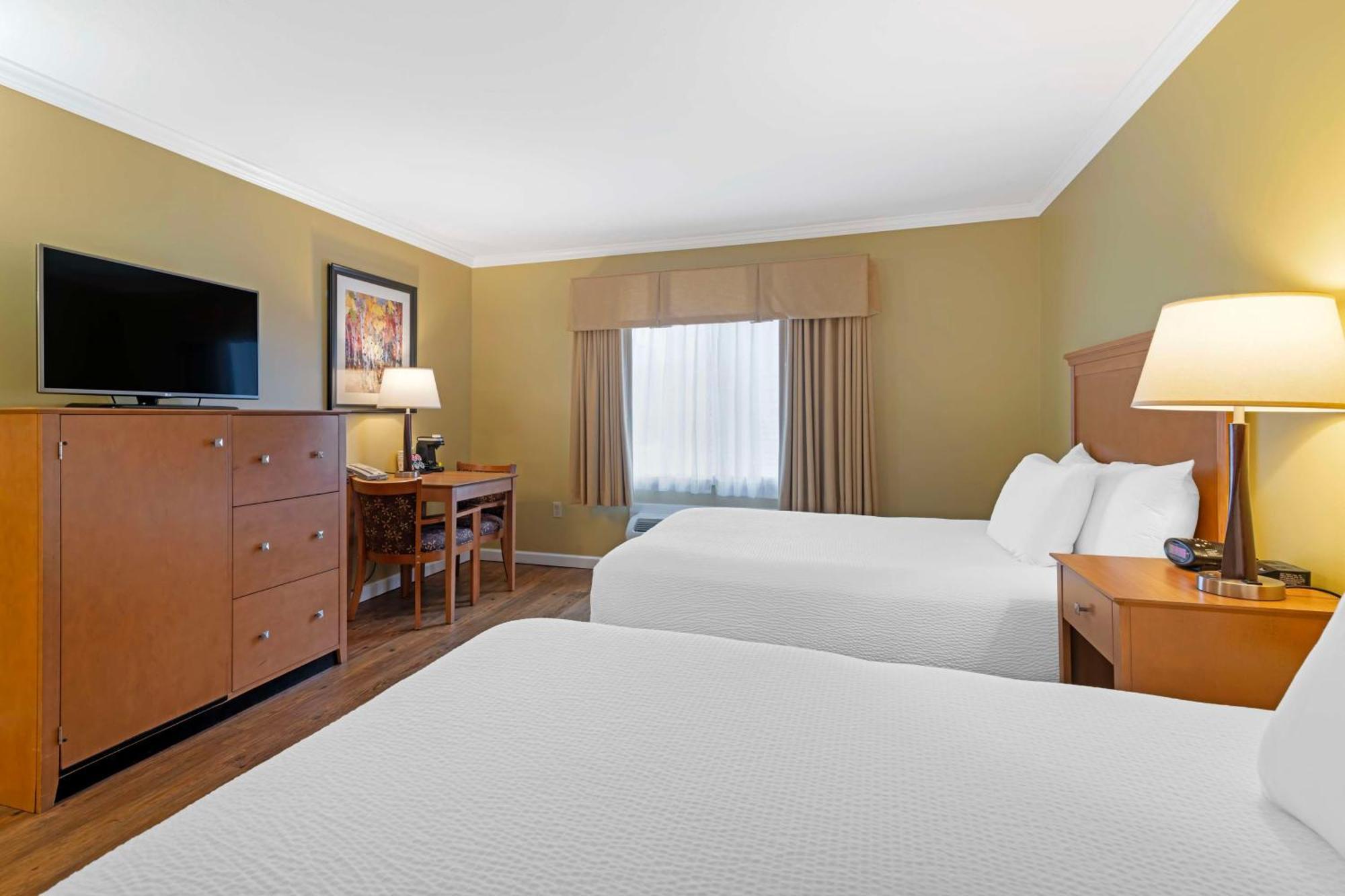 Best Western Plus Windjammer Inn & Conference Center Burlington Bagian luar foto