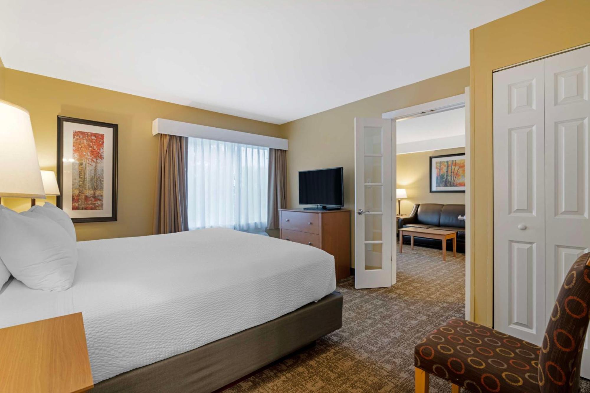 Best Western Plus Windjammer Inn & Conference Center Burlington Bagian luar foto