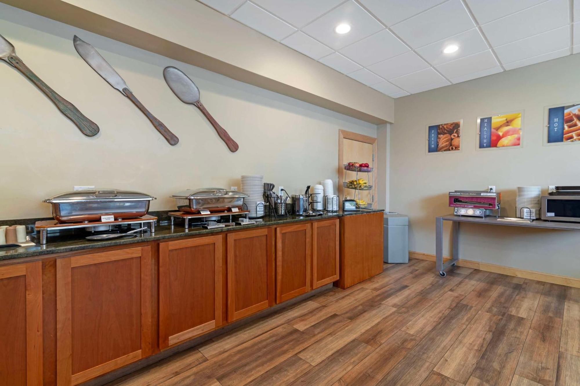 Best Western Plus Windjammer Inn & Conference Center Burlington Bagian luar foto