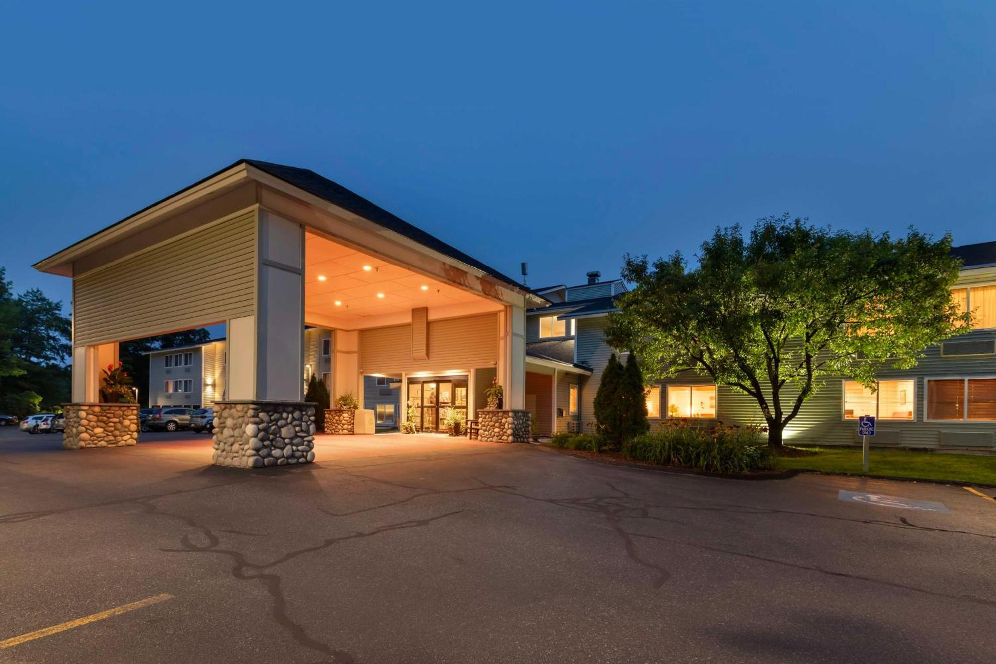 Best Western Plus Windjammer Inn & Conference Center Burlington Bagian luar foto