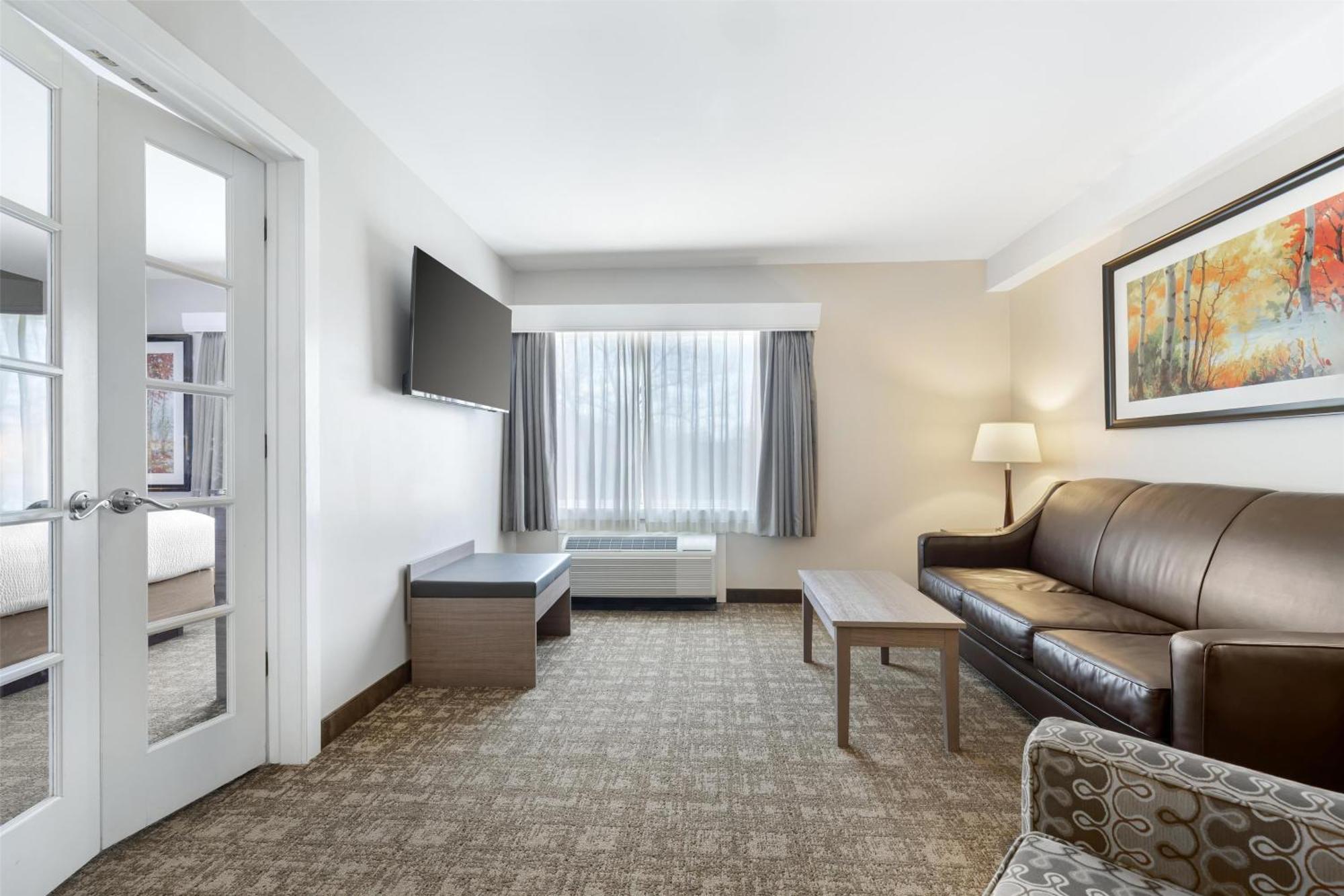 Best Western Plus Windjammer Inn & Conference Center Burlington Bagian luar foto